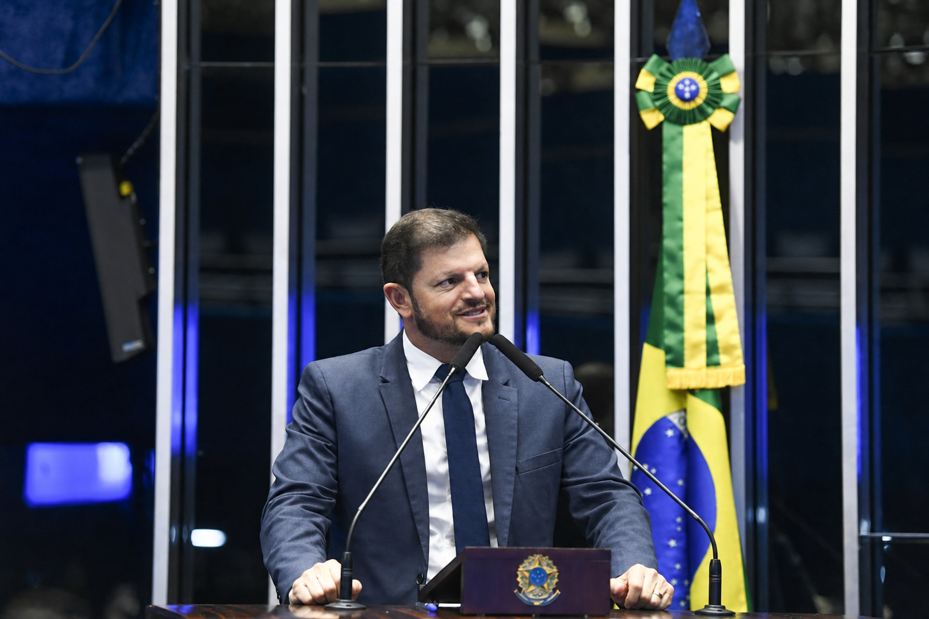 Quinho discursando em defesa dos municípios no Congresso Nacional