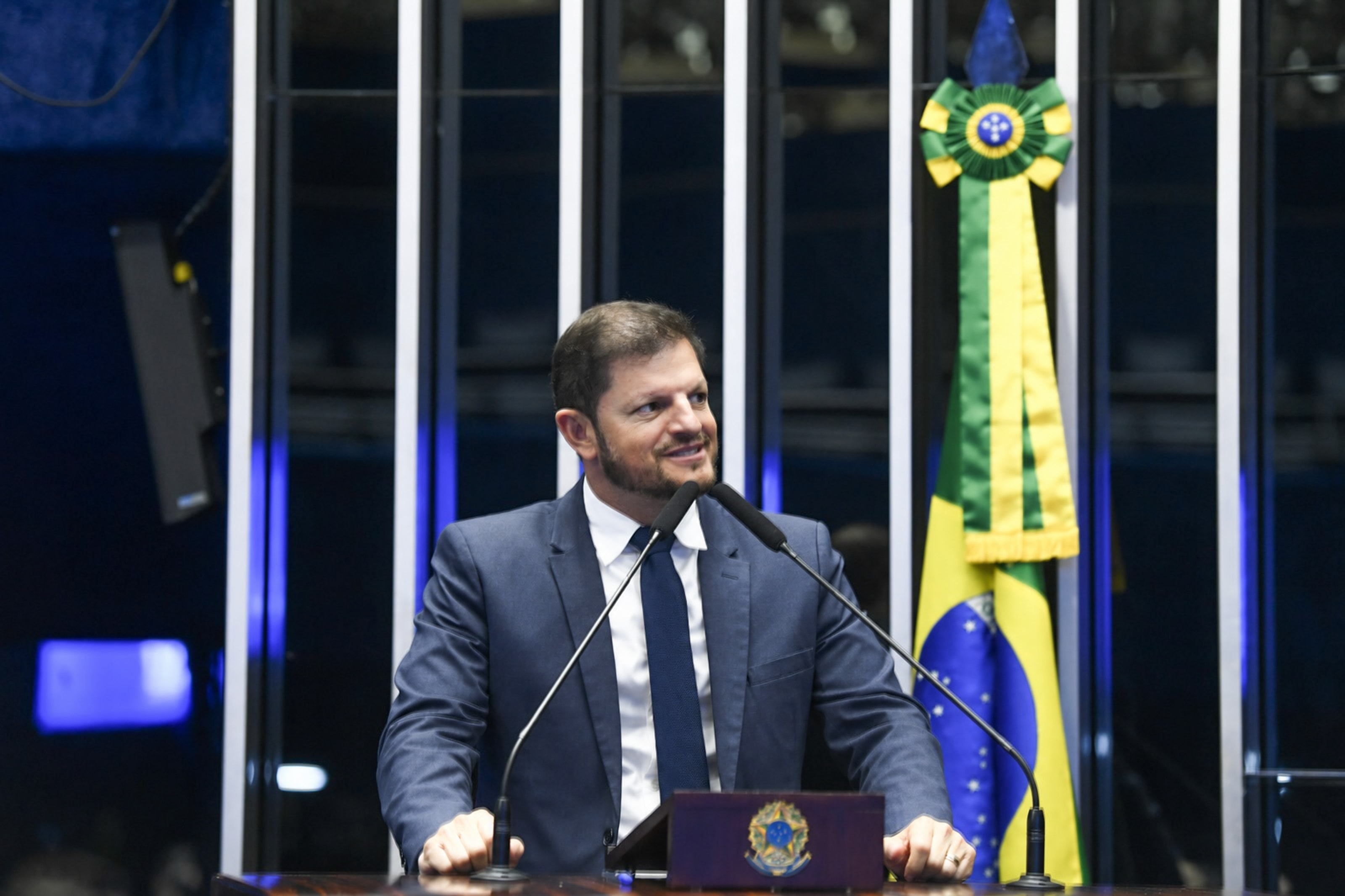 Quinho discursando em defesa dos municípios no Congresso Nacional